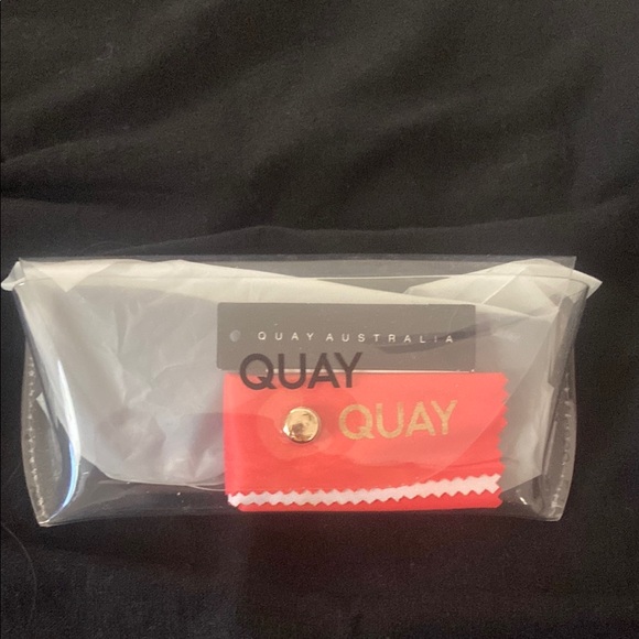 Quay Australia Black “come thru” - Picture 3 of 4